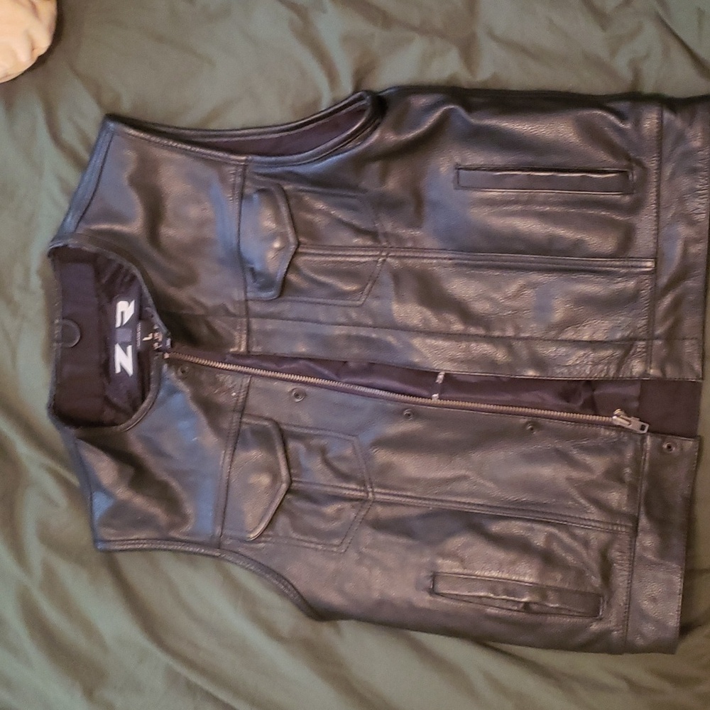 Z1r leather vest